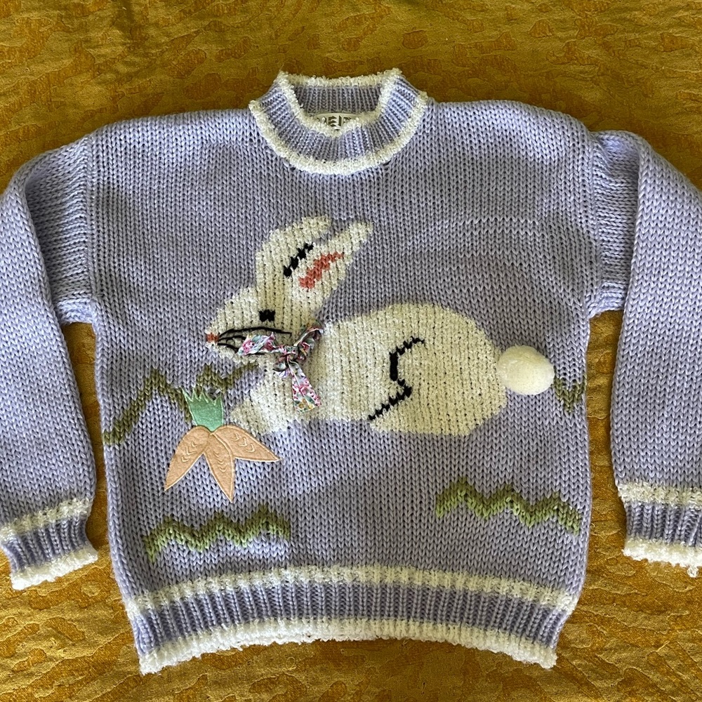 Vintage hand-knit sweater 🎀